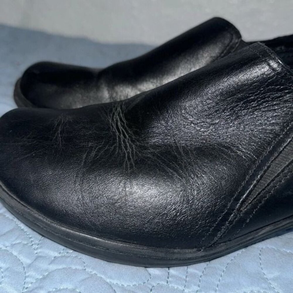 Clarks Womens Black Leather Slip-On Shoes Size 10 - Picture 6 of 10